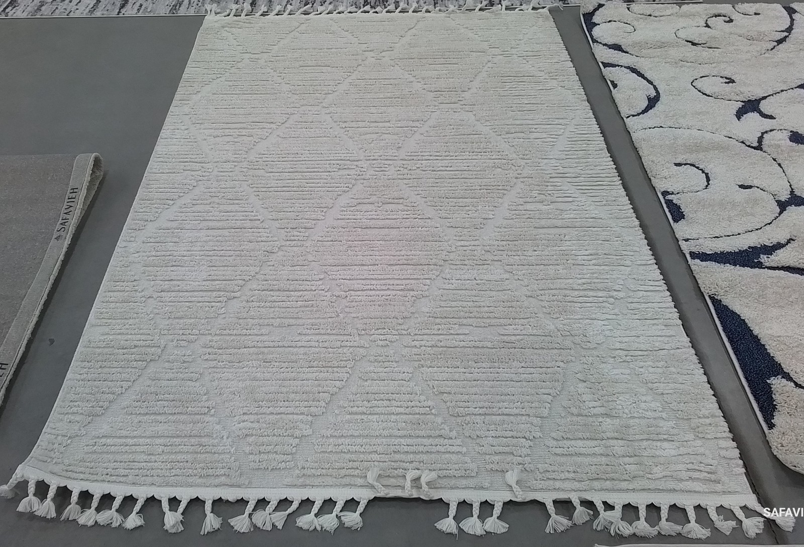 BEIGE 5′-3″ x 7′-6″ Back Stain Rug, Reduced Price 1172796807 MRK517C-5