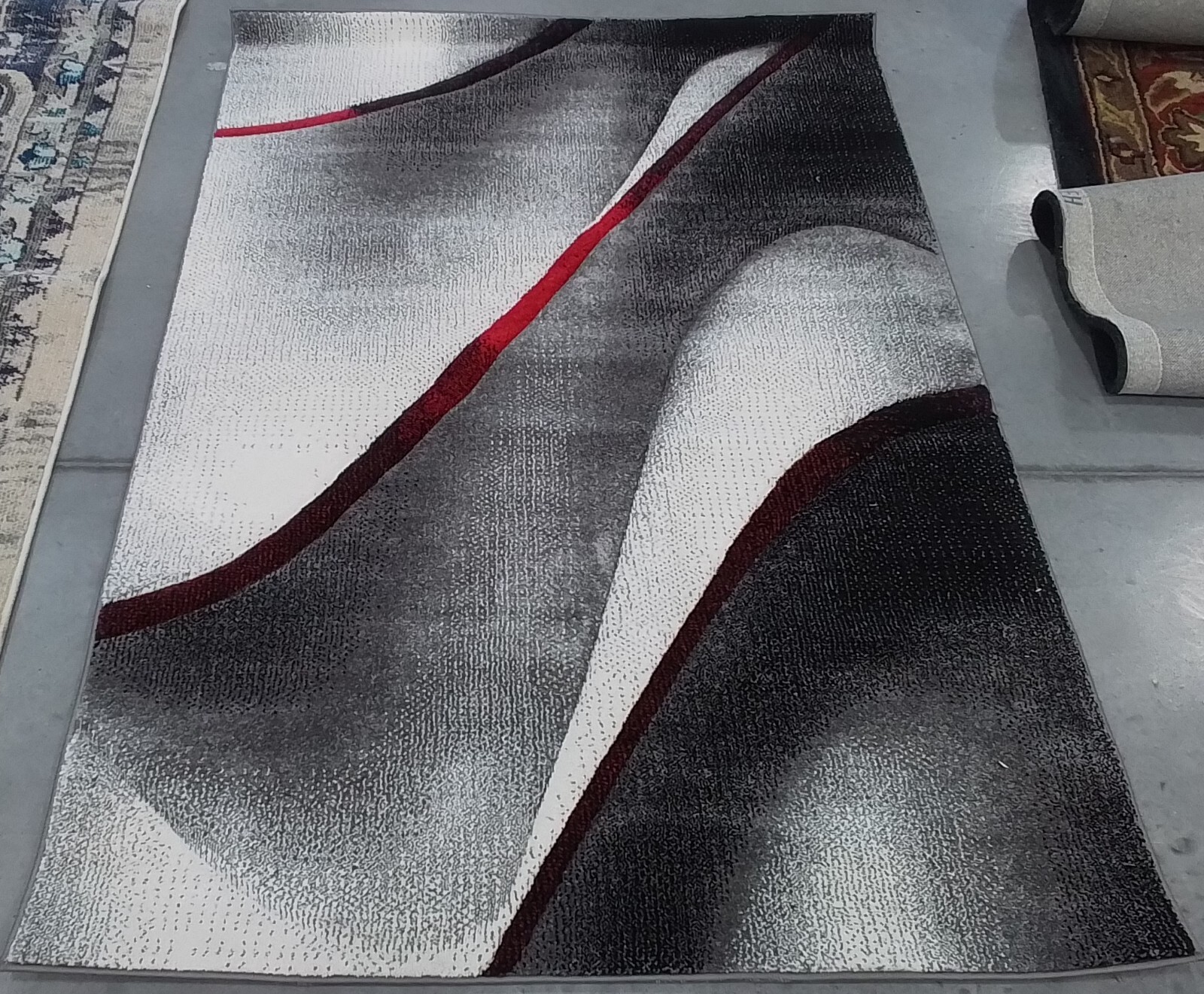 GREY / RED 4′-0″ x 6′-0″ Flaw in Rug, Reduced Price 1172773899 HLW712K-4