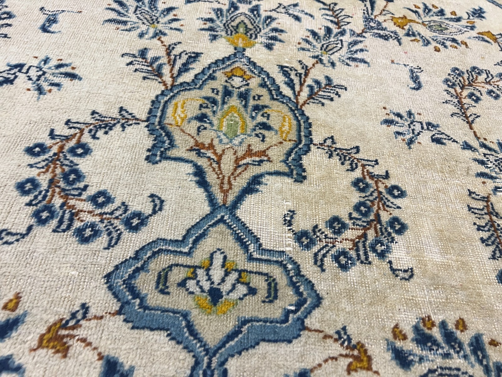 7’10” x 11’4″ Indian Kash an Oriental Rug – 1950s – Hand Made – 100% Wool