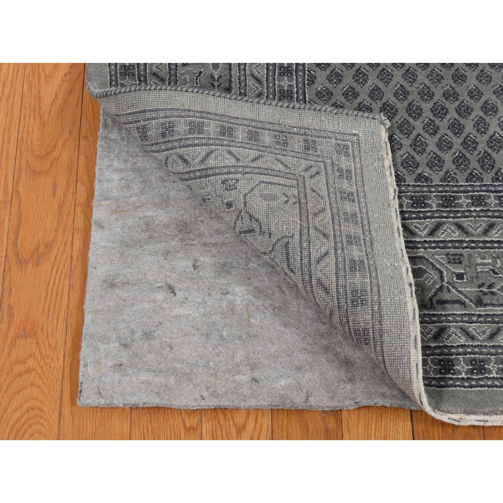6’x9′ Battleship Gray, Saroogh Mir, Wool and Silk, Hand Knotted, Rug R80974