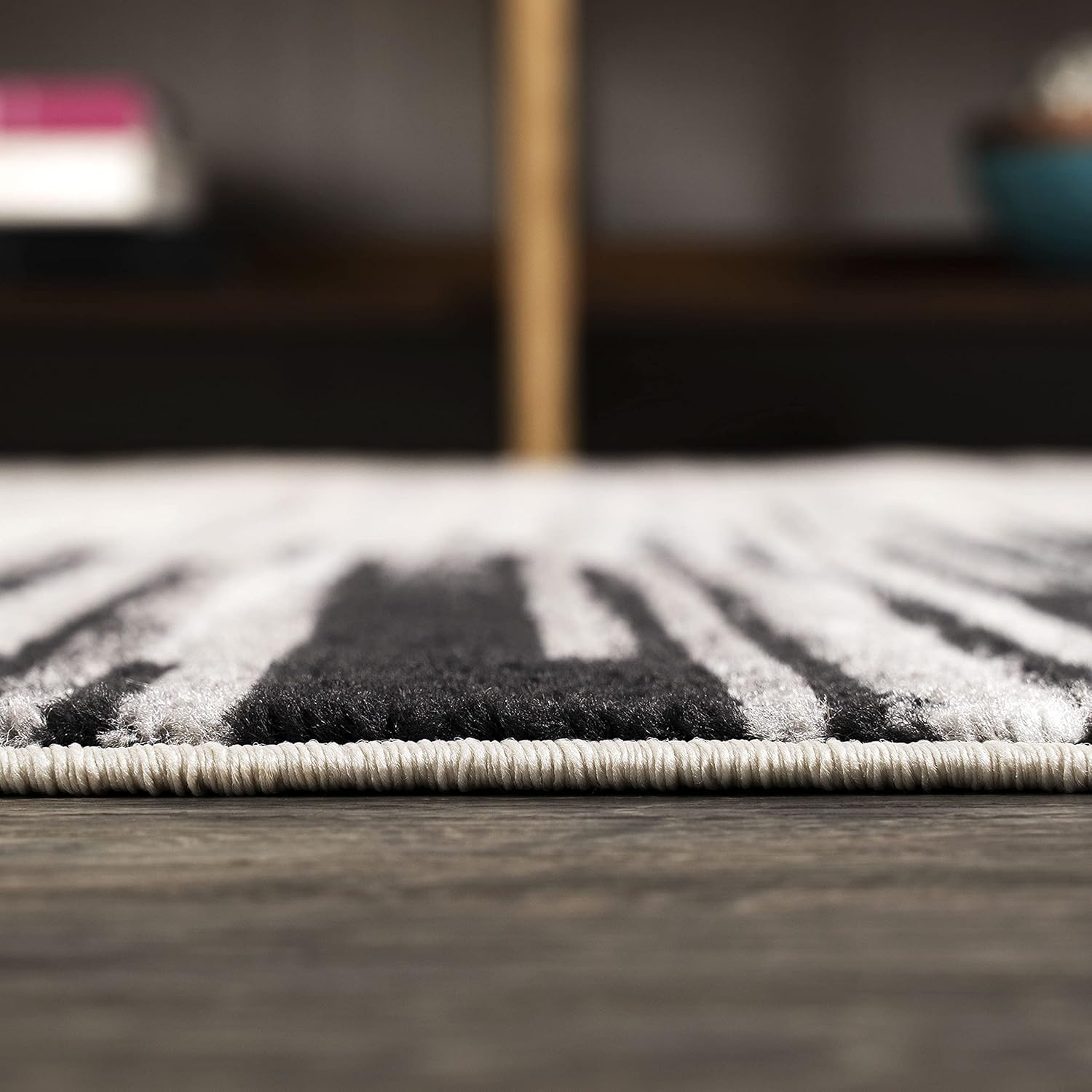Modern Gray/Cream Half-Stripe Area Rug 8×10 – Easy-Clean, Pet Friendly