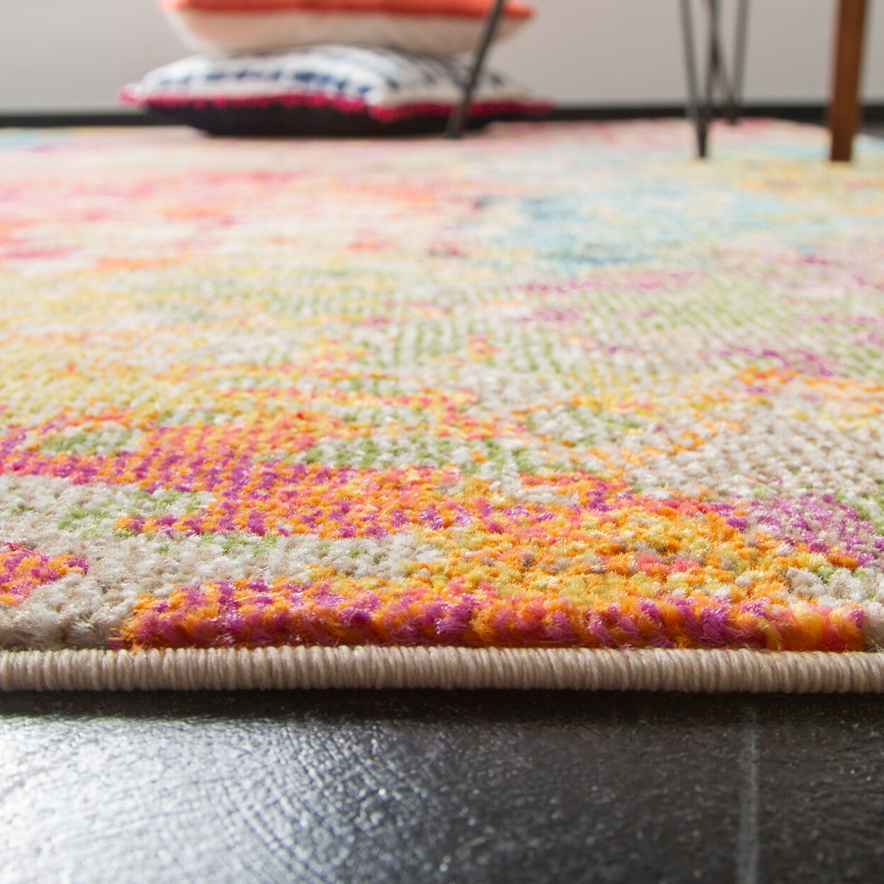 SAFAVIEH Madison Collection MAD429C Ivory / Multi Rug