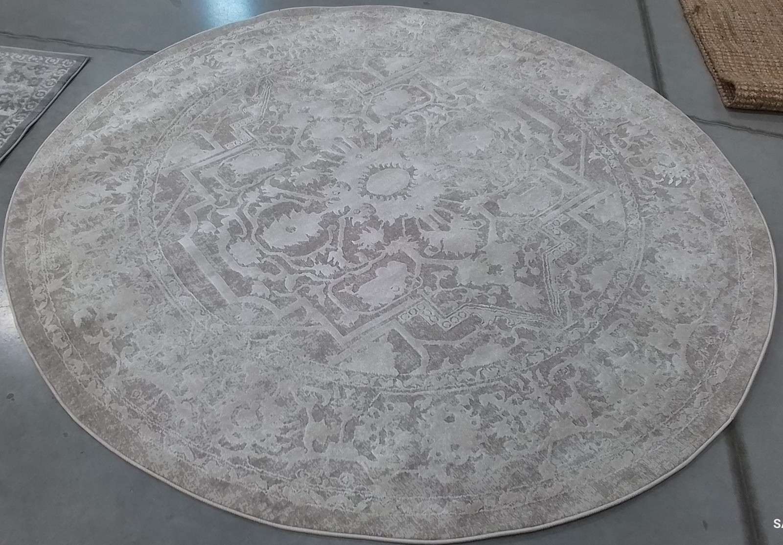 BEIGE / CREAM 6′-7″ x 6′-7″ Back Stain Rug, Reduced Price 1172805584 RFT665A-7R