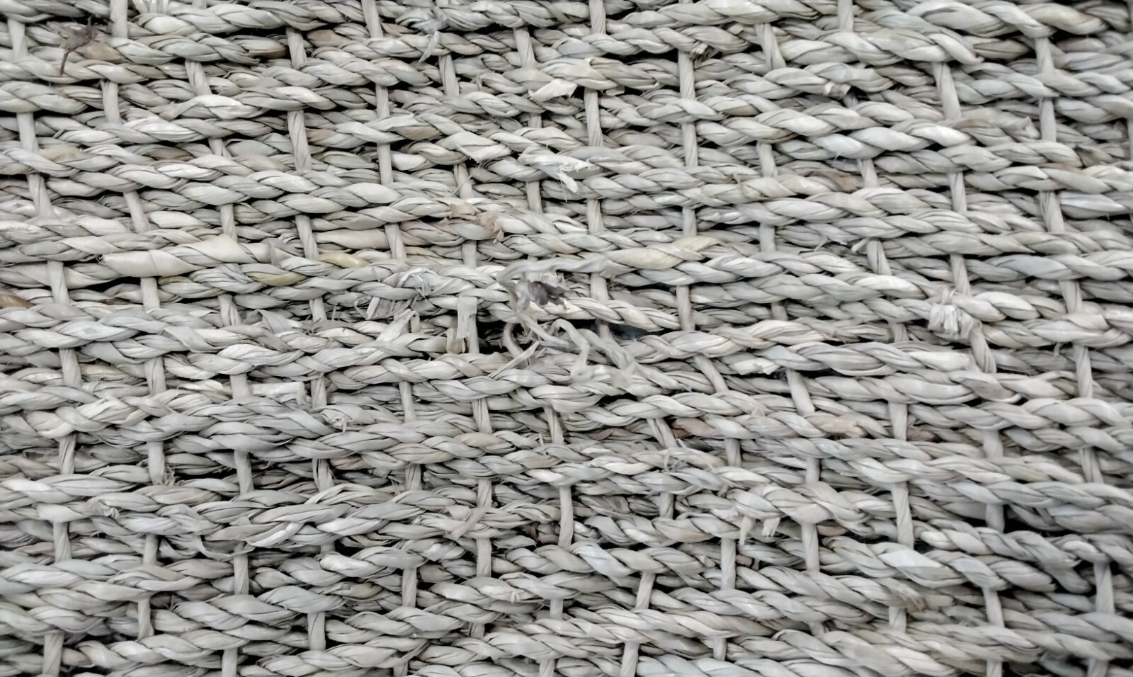 BEIGE 2′-6″ X 8′ Pulled Threads Rug, Reduced Price 1172705217 NF115A-28