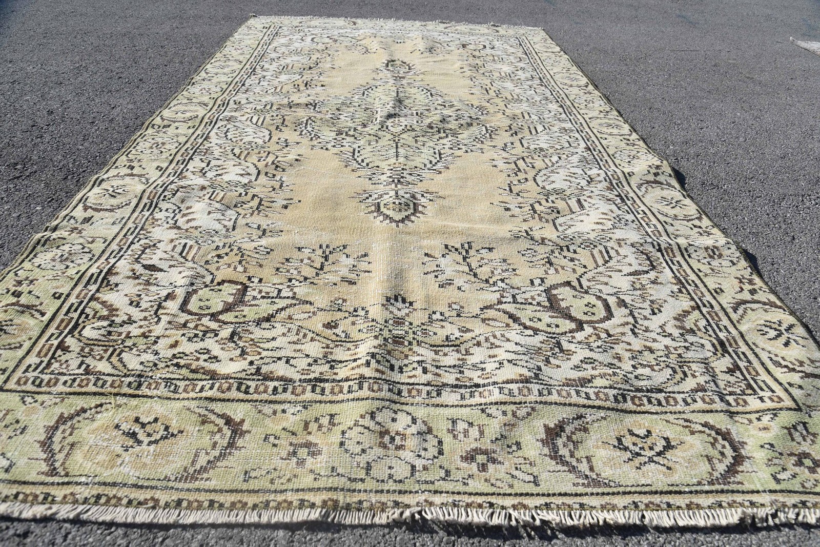 Turkish 5,3×9,7 ft Rug, Large Vintage Rug, Beige Black Plants & trees Rug