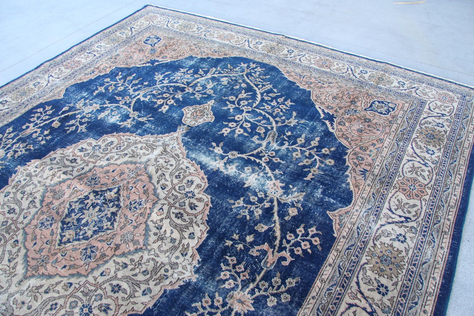 Vintage Oversize Rug 9×12,1 ft, Blue Beige Patchwork Rug Wool