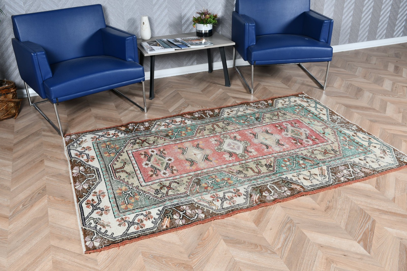 Vintage Turkish Rug 4,1×6,5 ft, Red Animal Print Rug