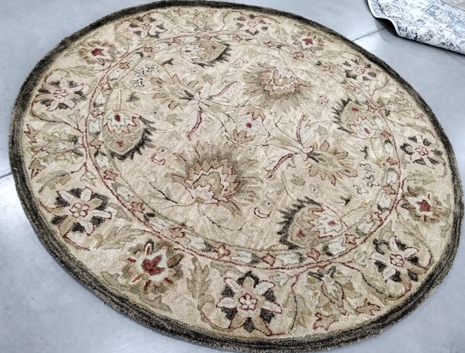 BEIGE / BEIGE 6′ X 6′ RD Back Stain Rug, Reduced Price 1172758671 AT812A-6R