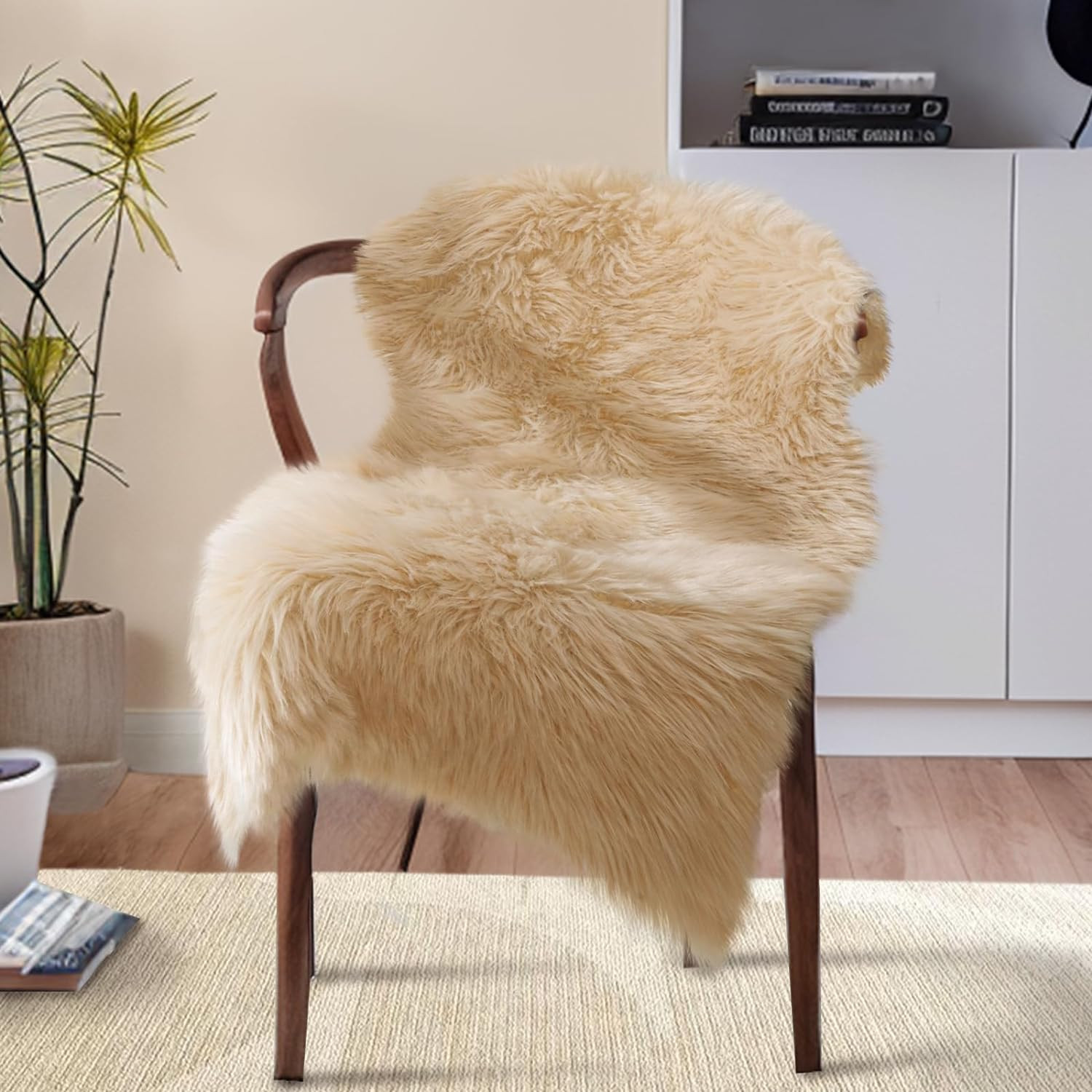 Ciicool Faux Sheepskin Rugs Soft Faux Fur Rug Beige Fluffy Rug Chair Couch Cover