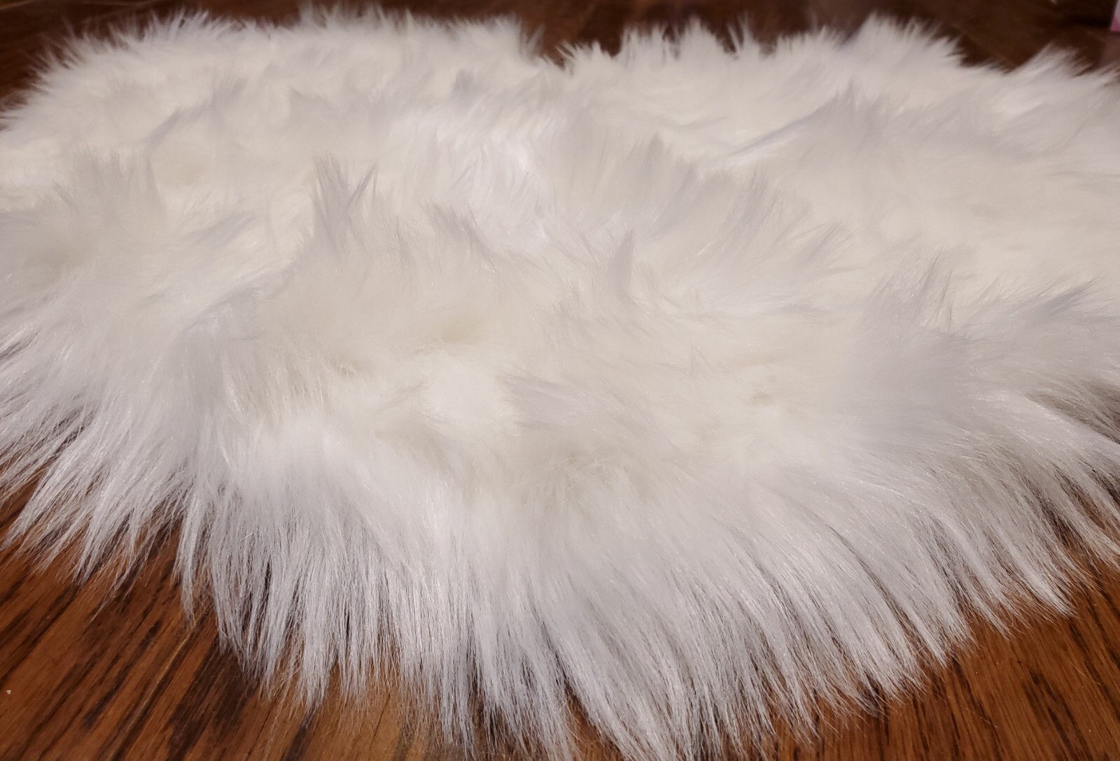 White Heart Shaped 19.6″ x 23.6″ Faux Fur Rug Home Decor NEW!