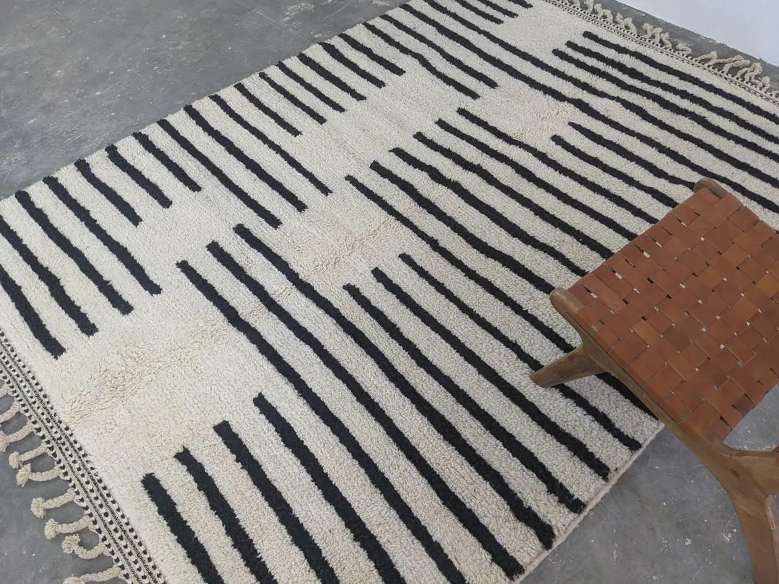 Luxury Color Ivory and Black Moroccan Berber Beni Ourain Wool Design Carpet Rug