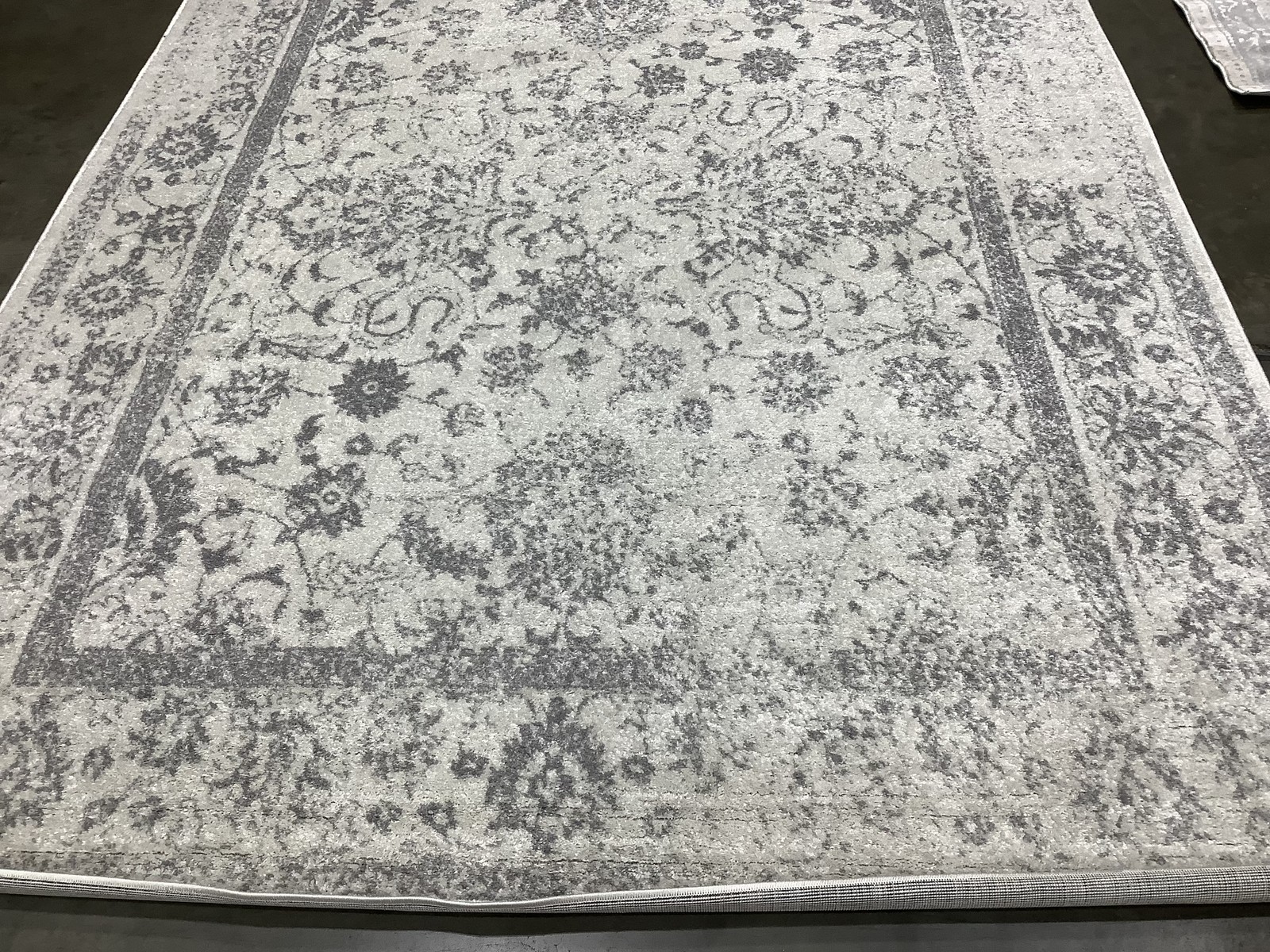 IVORY / SILVER 8′-0″ x 10′-0″ Back Stain Rug, Reduced Price 1172681811 ADR109C-8