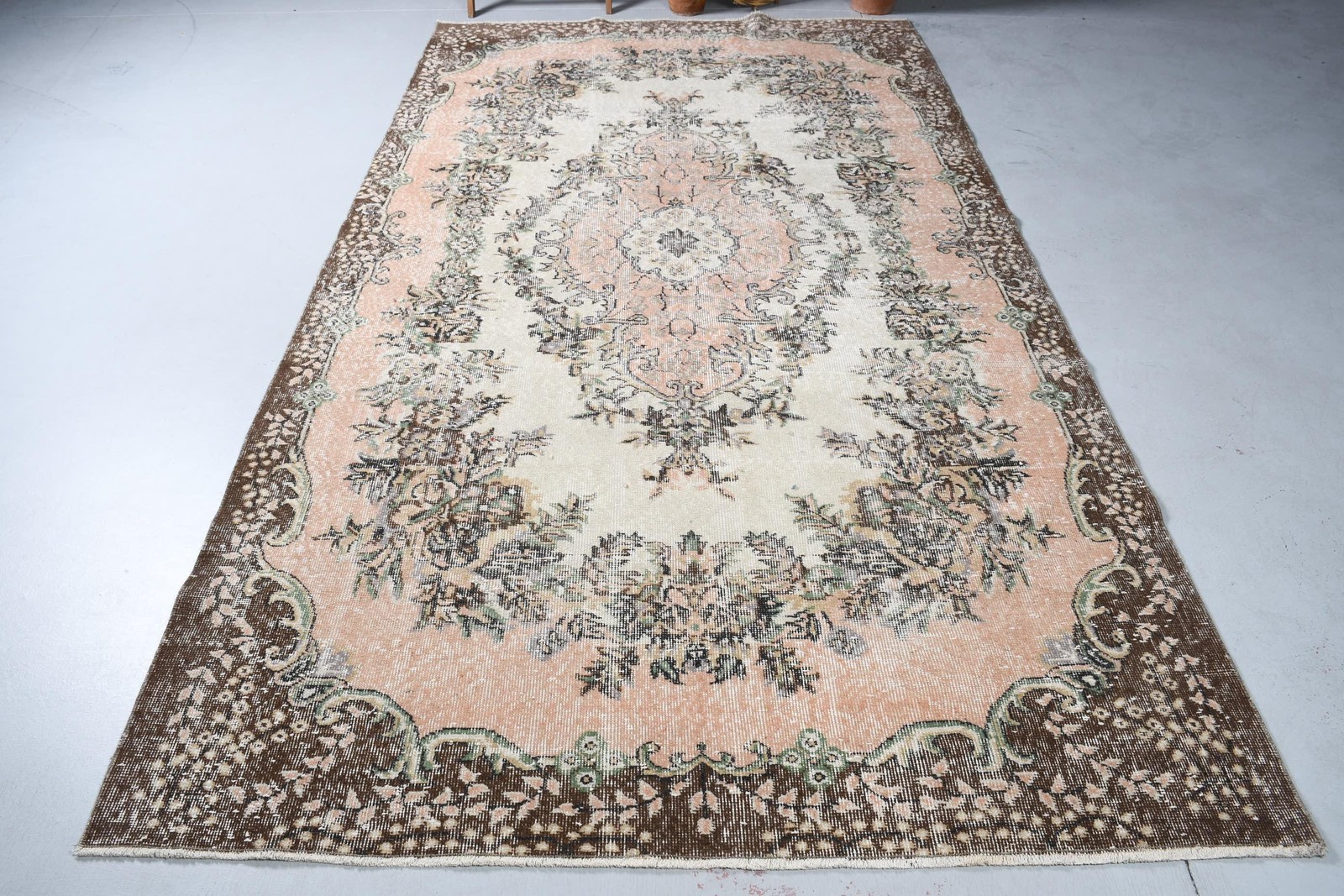 Vintage 5,6×10,2 ft Rug, Large Turkish Rug, Brown Pink Ombré Wool Rug