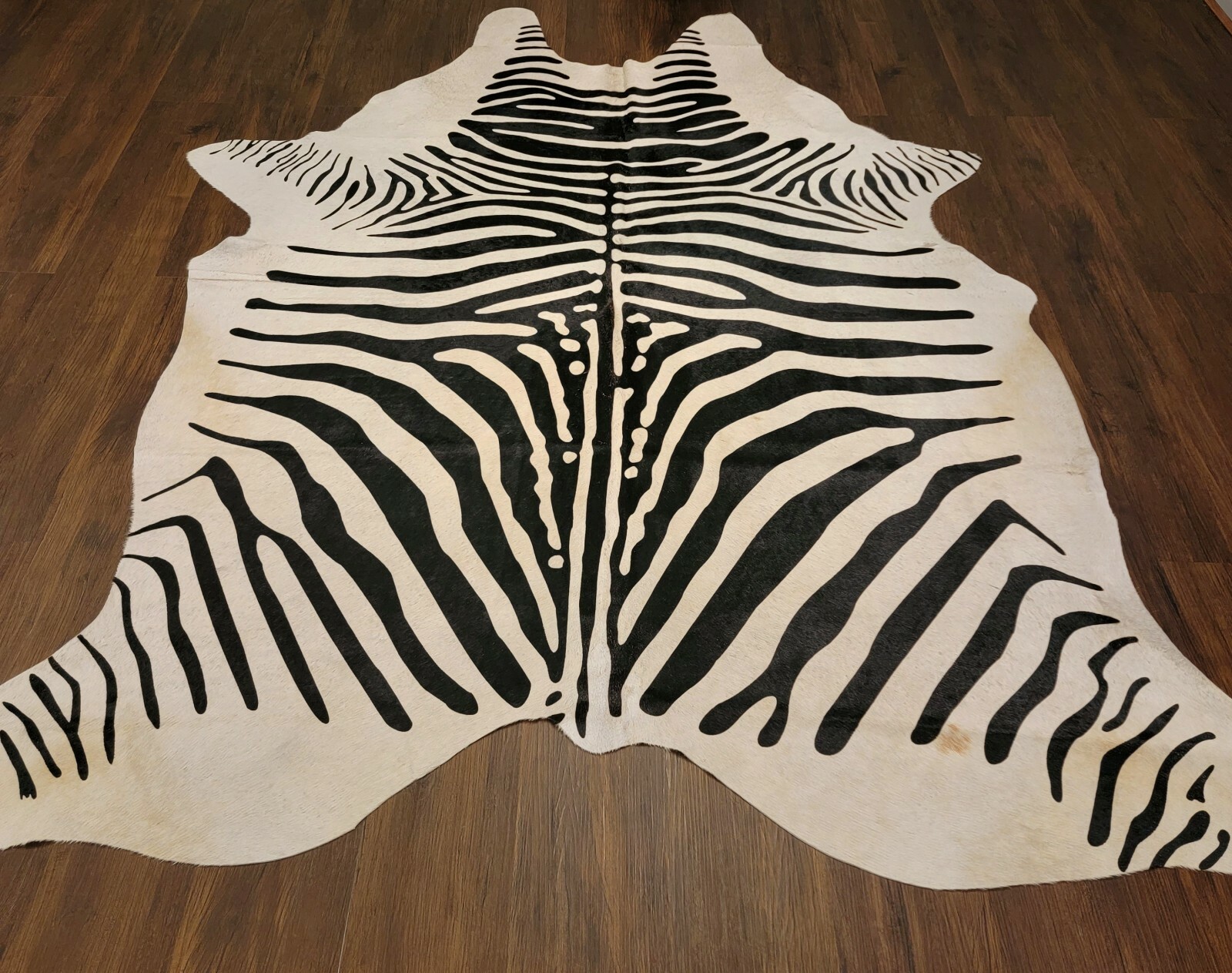 Zebra XLarge Premium Natural Brazilian Cowhide Rug (Hair-on) 70″x84″