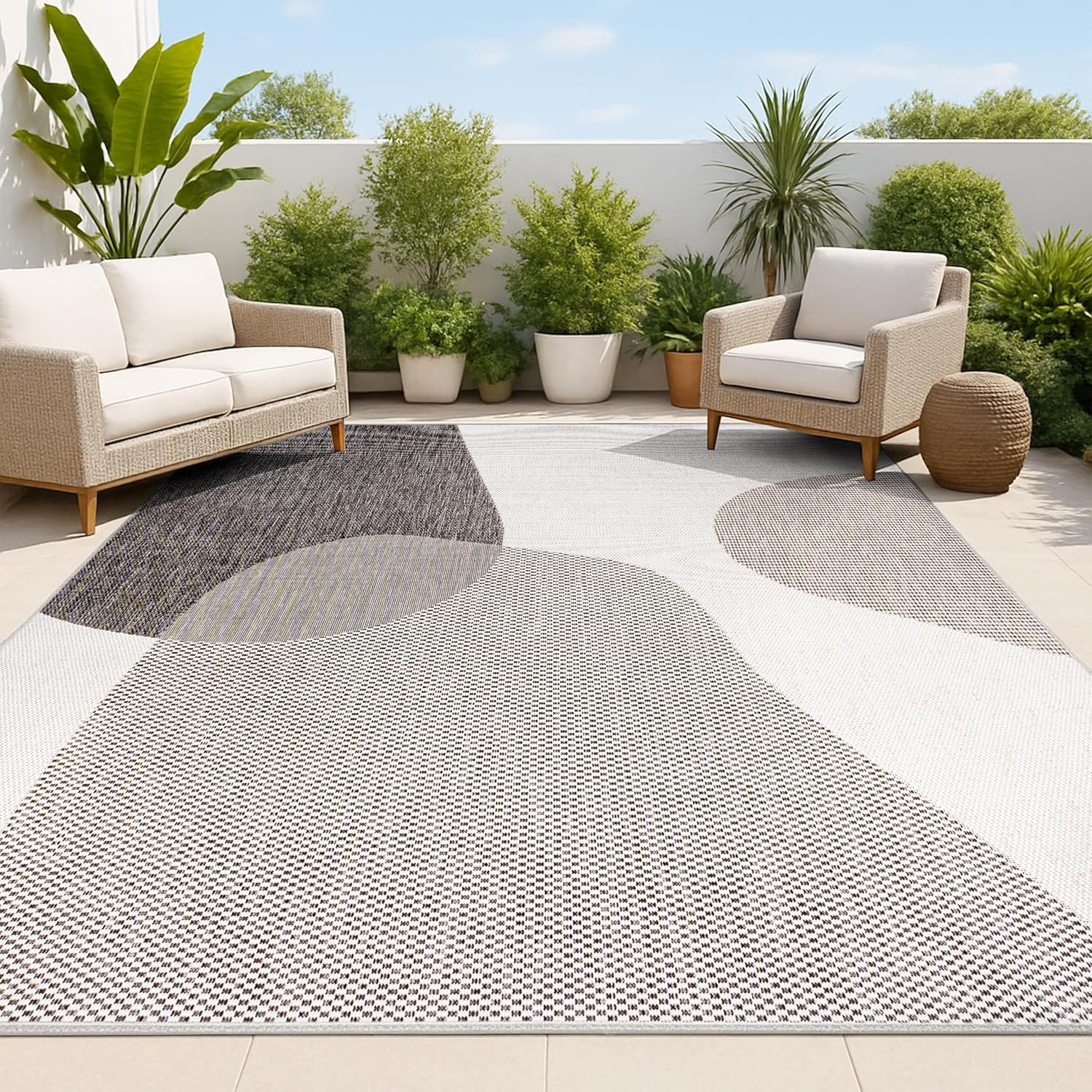 Modern Geometric 5×8 Area Rug – Cream/Black, Easy-Clean, Pet-Friendly