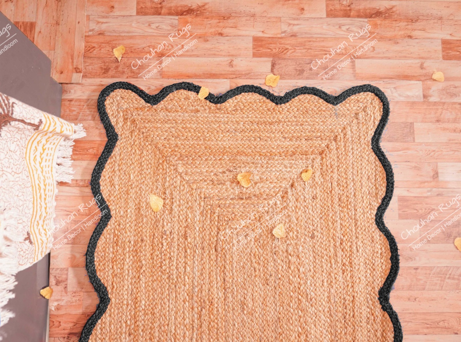Vintage Style Natural Jute rug with Black border Wavy design home Decor Rug