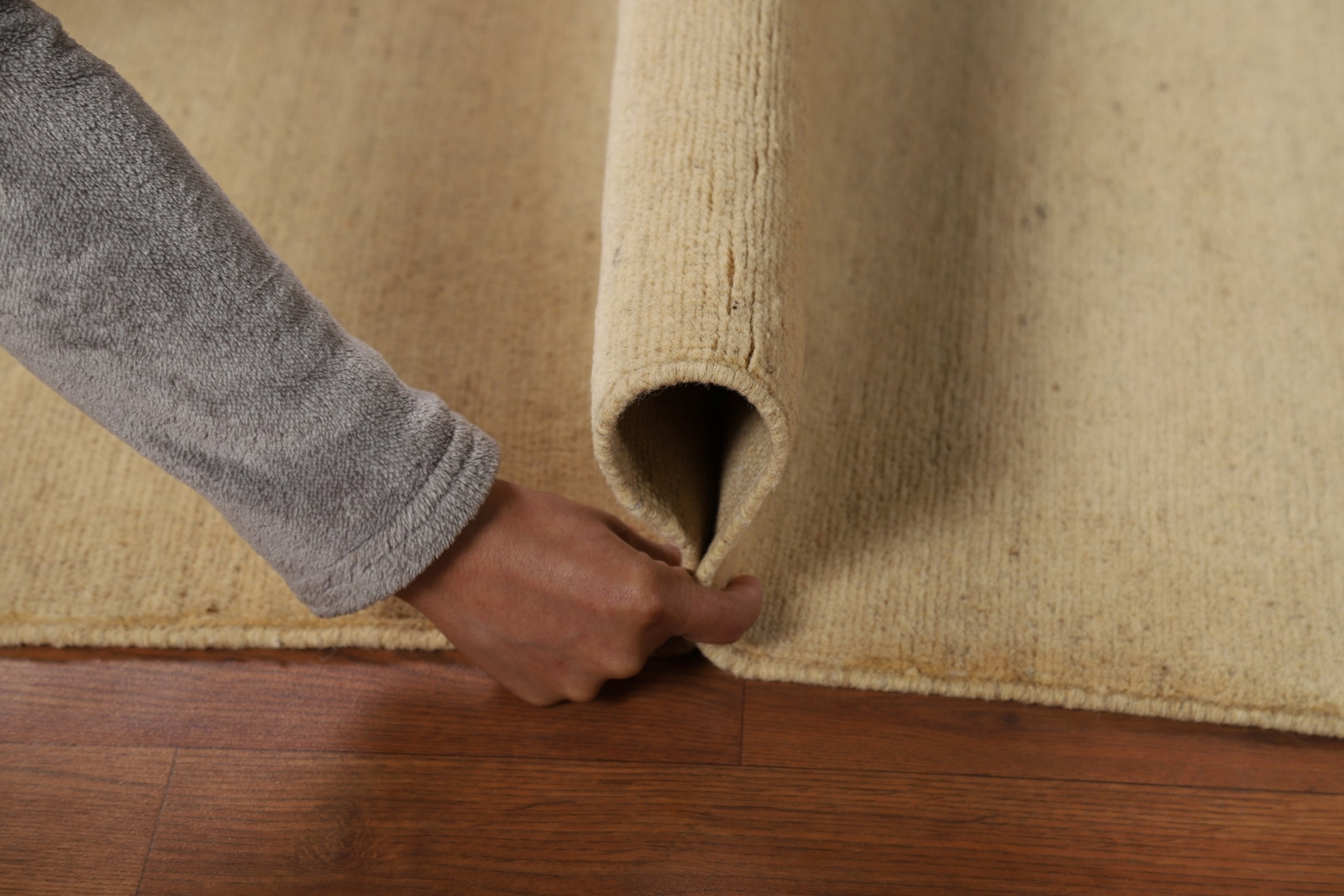 Luxurious Gabbeh Solid Design Wool Modern Accent Rug – Brand New 3×4 ft