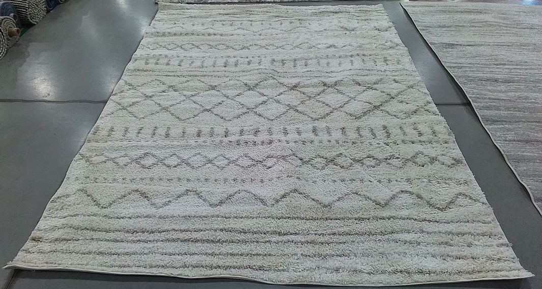 IVORY / BEIGE 6′-7″ x 9′-2″ Back Stain Rug, Reduced Price 1172806271 ASG741A-7