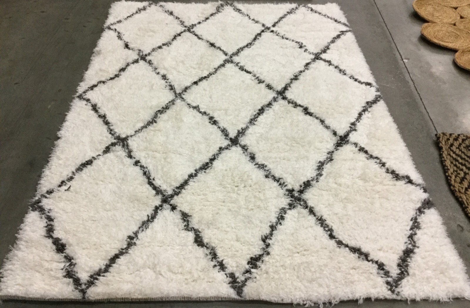 IVORY / DARK GREY 5′-3″ X 7′-6″ Damaged Rug, Reduced Price 1172653774 FLK313A-5