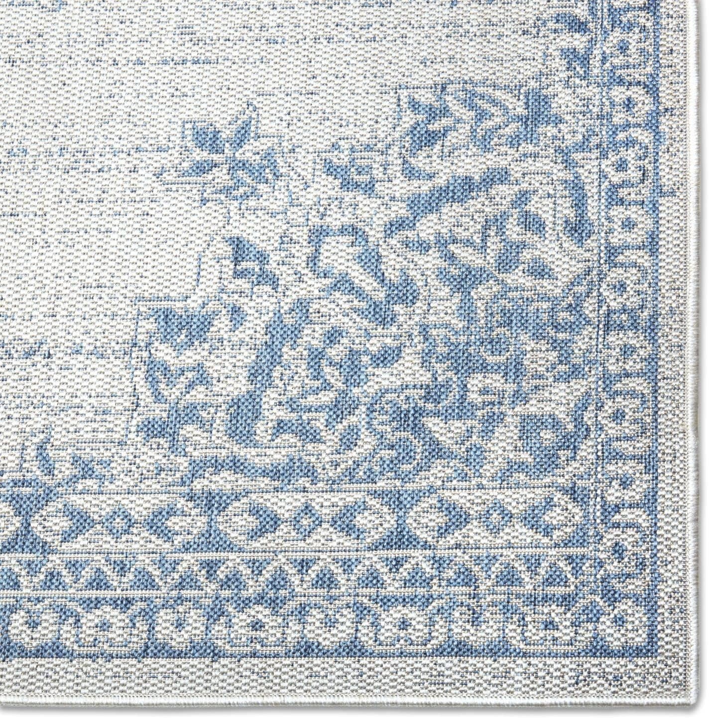 Patio Country Azalea Transitional Medallion Indoor/Outdoor Area Rug Grey/Blue