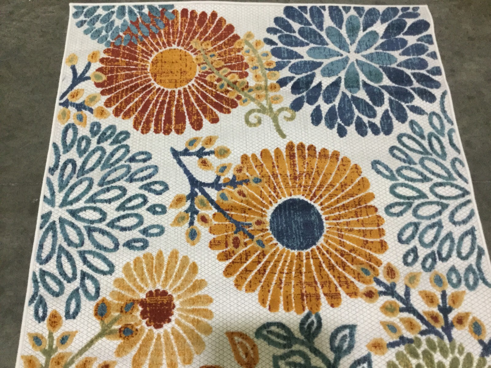 CREME / RED 4′ X 6′ Flaw in Rug, Reduced Price 1172662370 CBN832A-4
