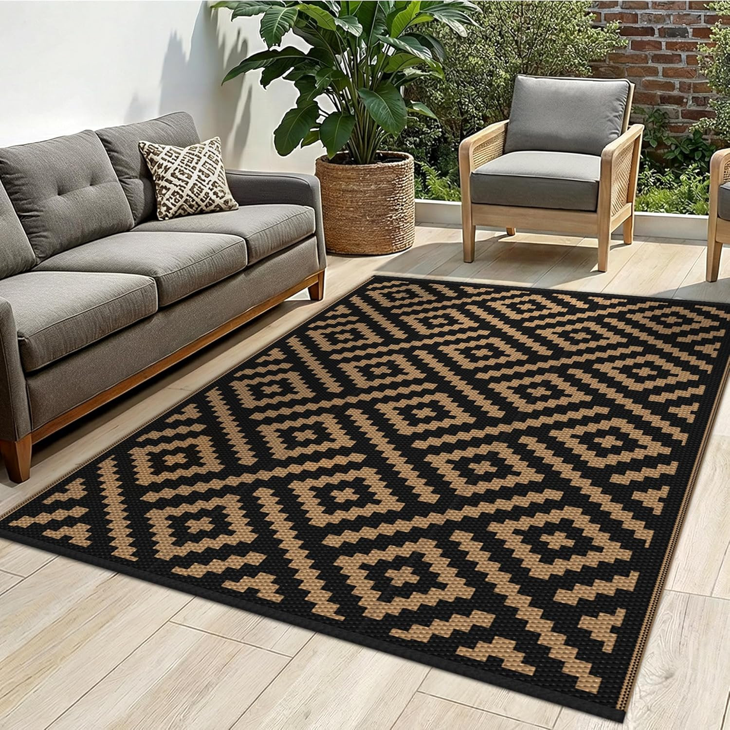 Outdoor Rug 4×6 ft Reversible Waterproof Plastic Straw RV Mat Black Brown