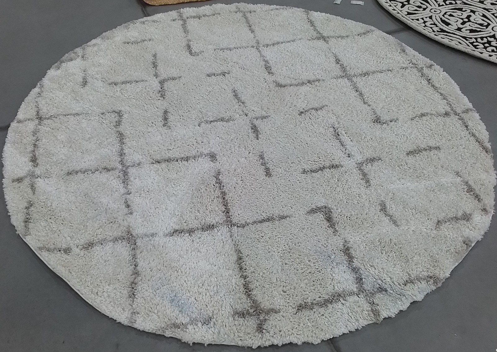 IVORY / BEIGE 6′-7″ x 6′-7″ Back Stain Rug, Reduced Price 1172805506 ASG743A-7R
