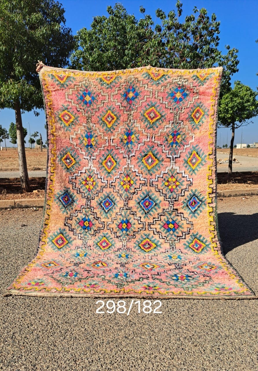 Moroccan Berber tribal rug – beautiful vintage handwoven wool rug