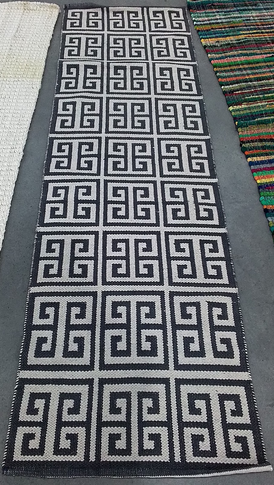 DARK GREY / IVORY 2′-3″ x 7′-0″ Flaw in Rug, Reduced Price 1172781154 MTK724E-27