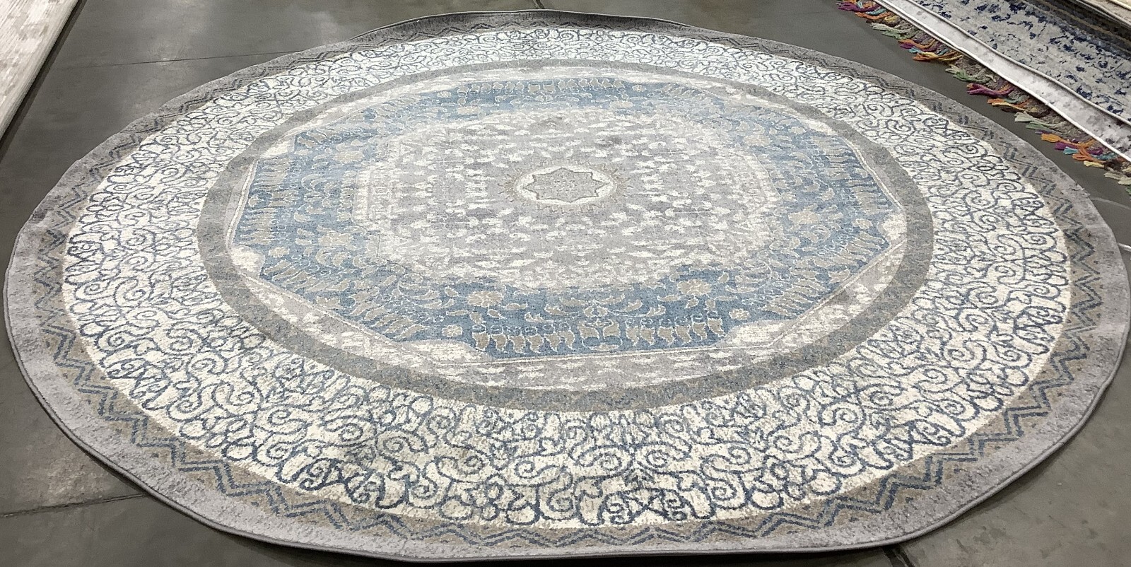 LIGHT GREY / BLUE 9′-0″ x 9′-0″ Flaw in Rug, Reduced Price 1172677686 SOF365A-9R