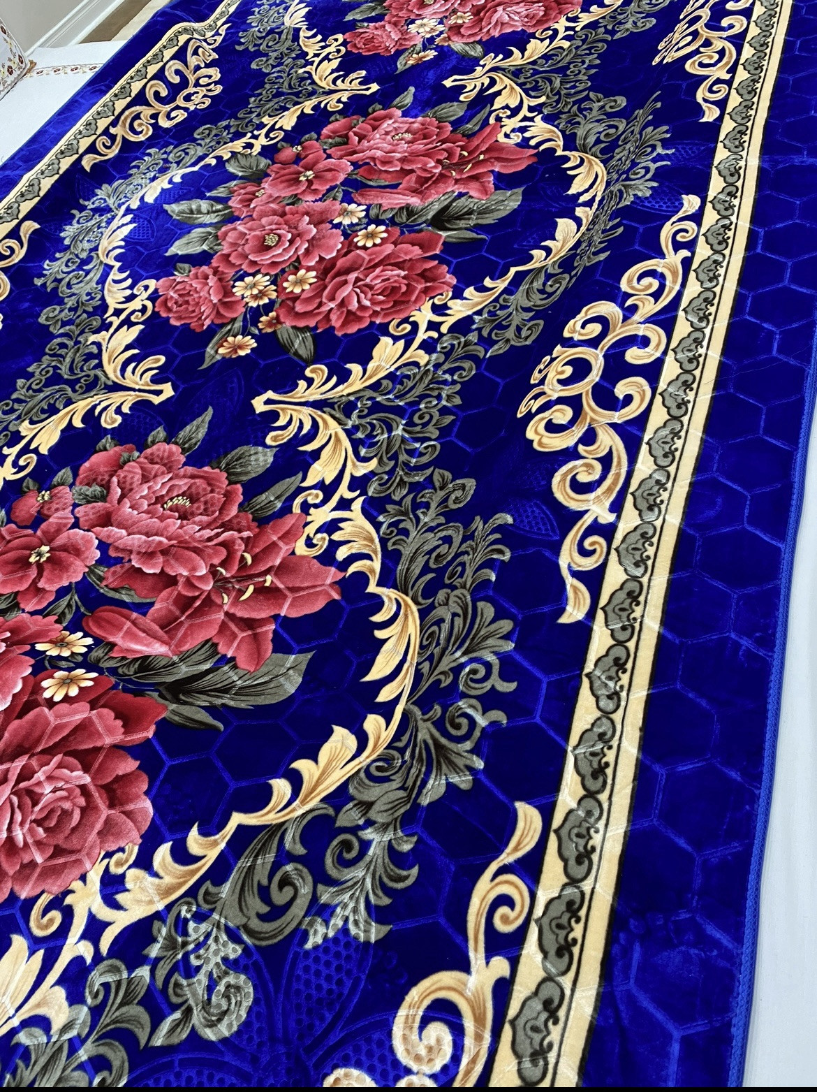 Blue Traditional Living Room Carpet