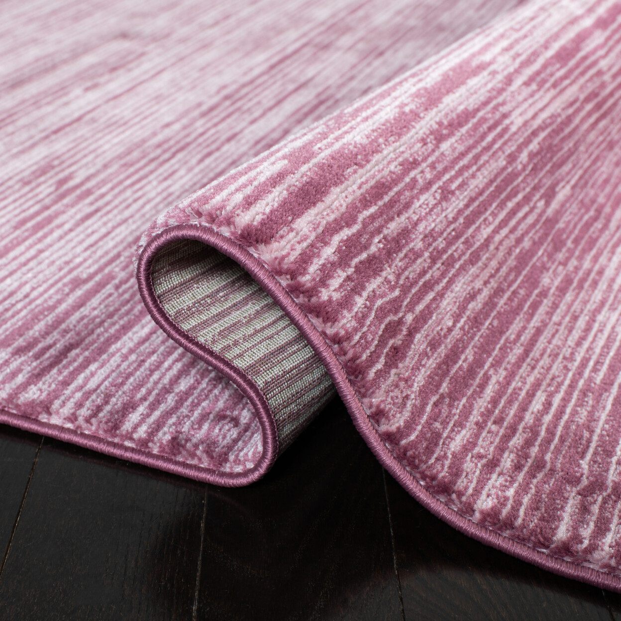 SAFAVIEH Vision Collection VSN606A Grape Rug