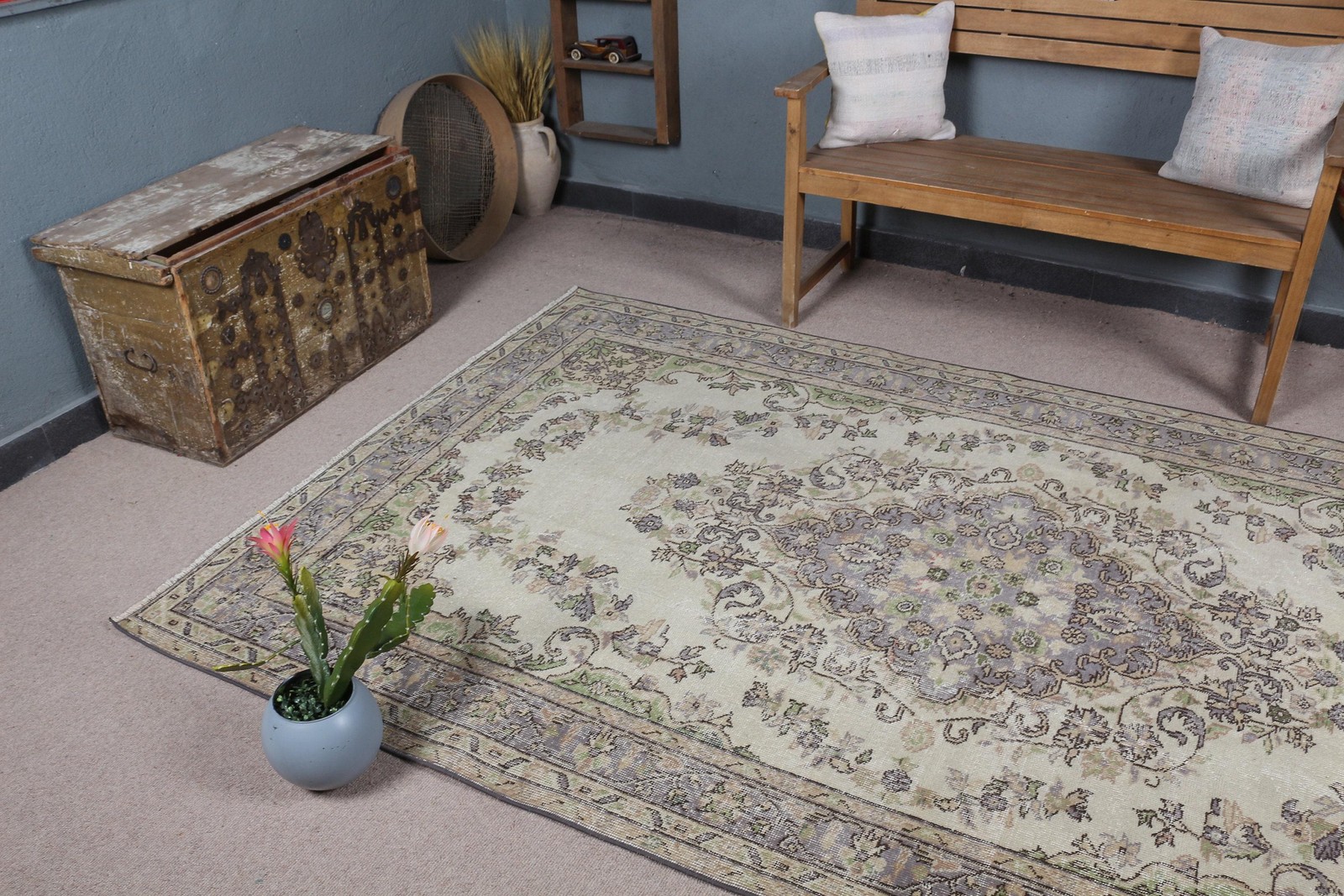 Vintage Large Rug 5,4×9,1 ft (164×276 cm), Turkish Gray Patchwork Wool Rug