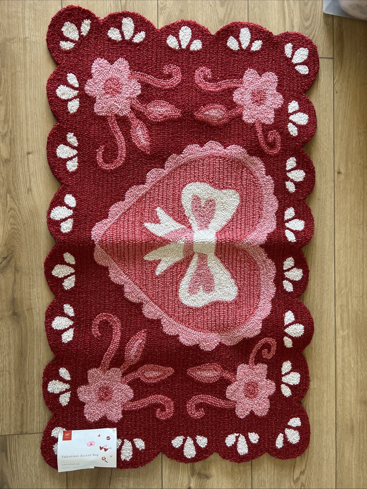 Loloi Hooked Coquette Heart with Bows 27×45 Scalloped Area Rug Valentine’s Day