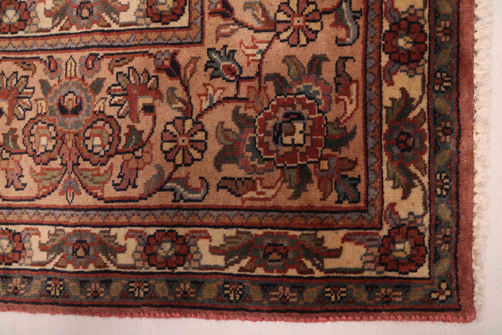 Vintage 8’0″ x 11’1″ Traditional Hand Knotted Vegetable Dye Wool Area Rug