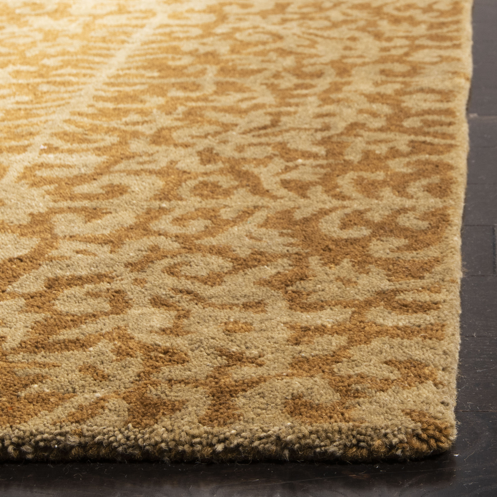 Safavieh Antiquity GOLD / BEIGE 11′ X 17′ Area Rug – AT411A-1117