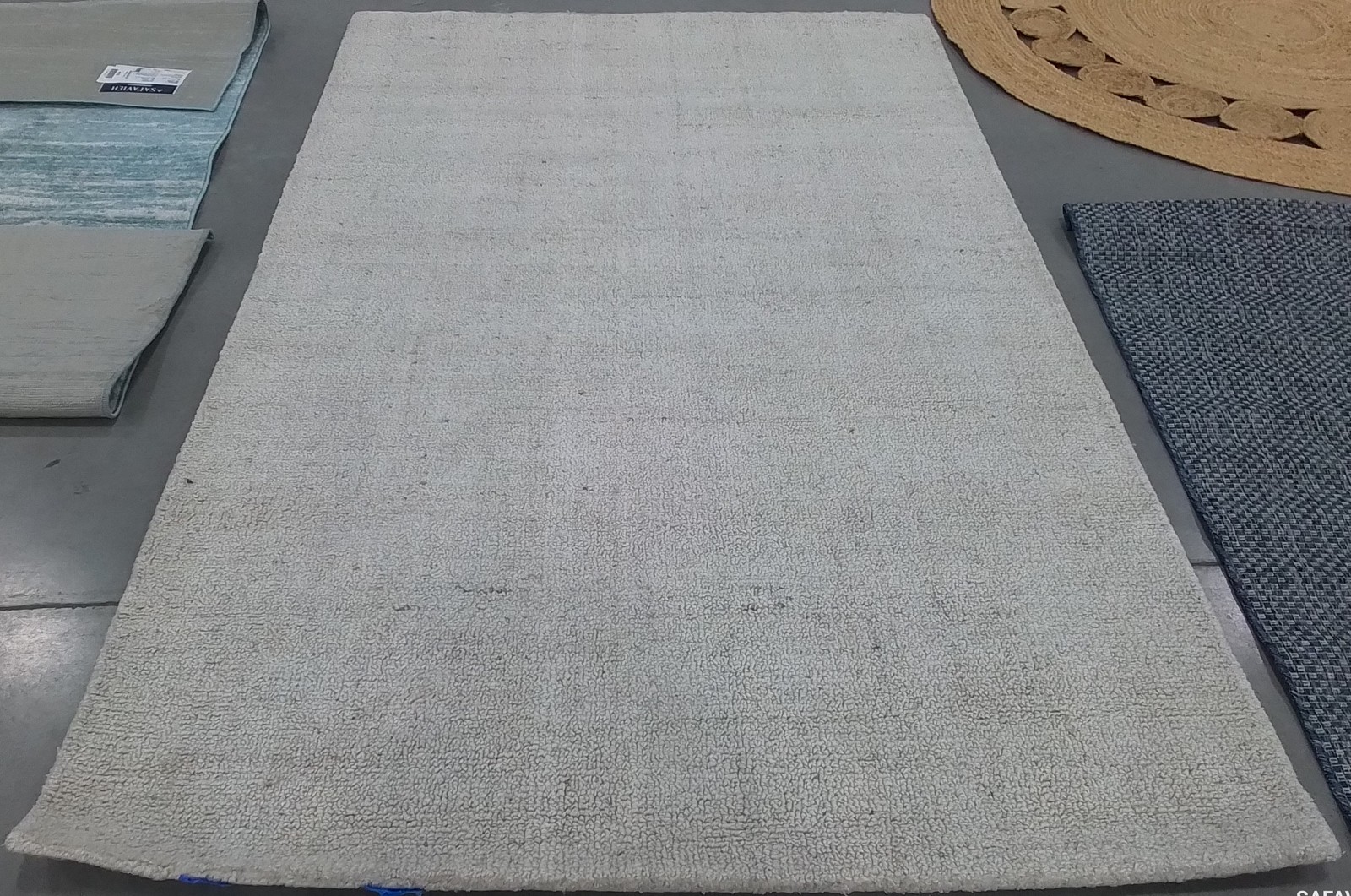 IVORY / BEIGE 5′-0″ x 8′-0″ Back Stain Rug, Reduced Price 1172804677 ABT141D-5