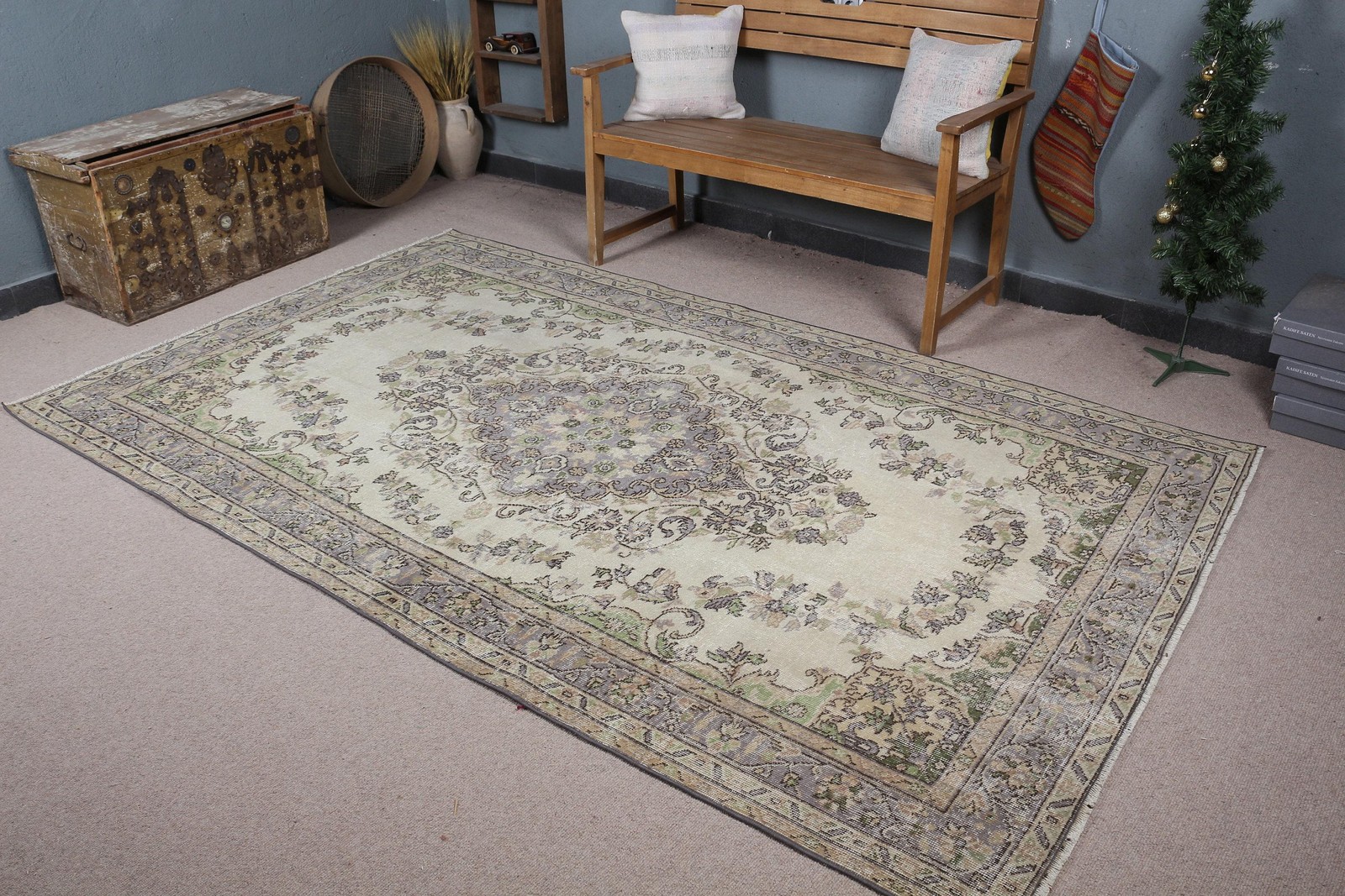 Vintage Large Rug 5,4×9,1 ft (164×276 cm), Turkish Gray Patchwork Wool Rug
