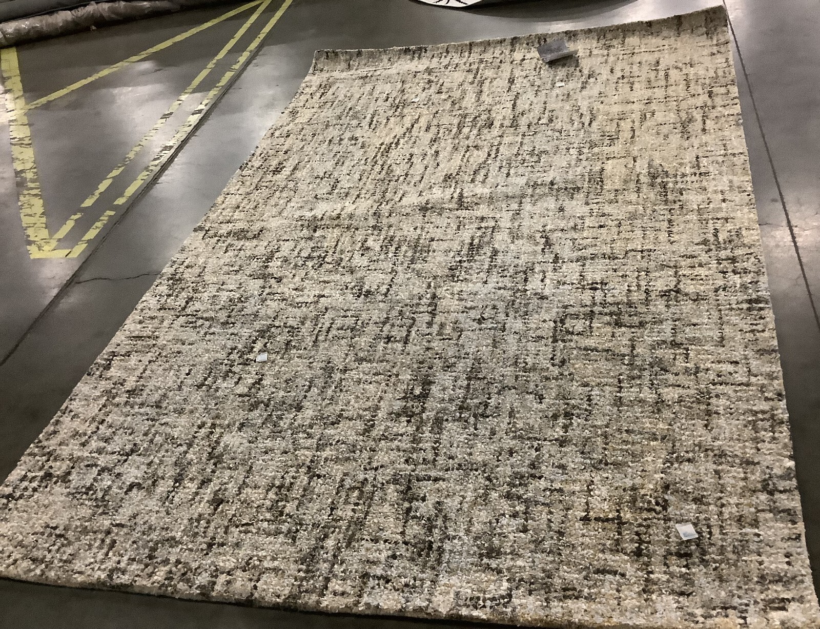 BEIGE / GOLD 6′-0″ x 9′-0″ Flaw in Rug, Reduced Price 1172670552 ABT610B-6