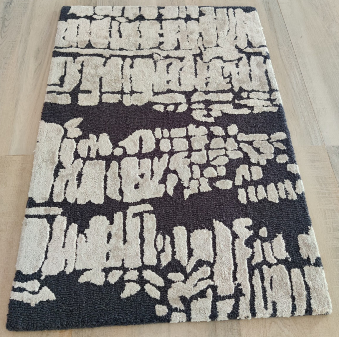 Wool Viscose 2 x 3 ft Hand Tufted Rug for Kids Teens Handmade Grey Loop-cut
