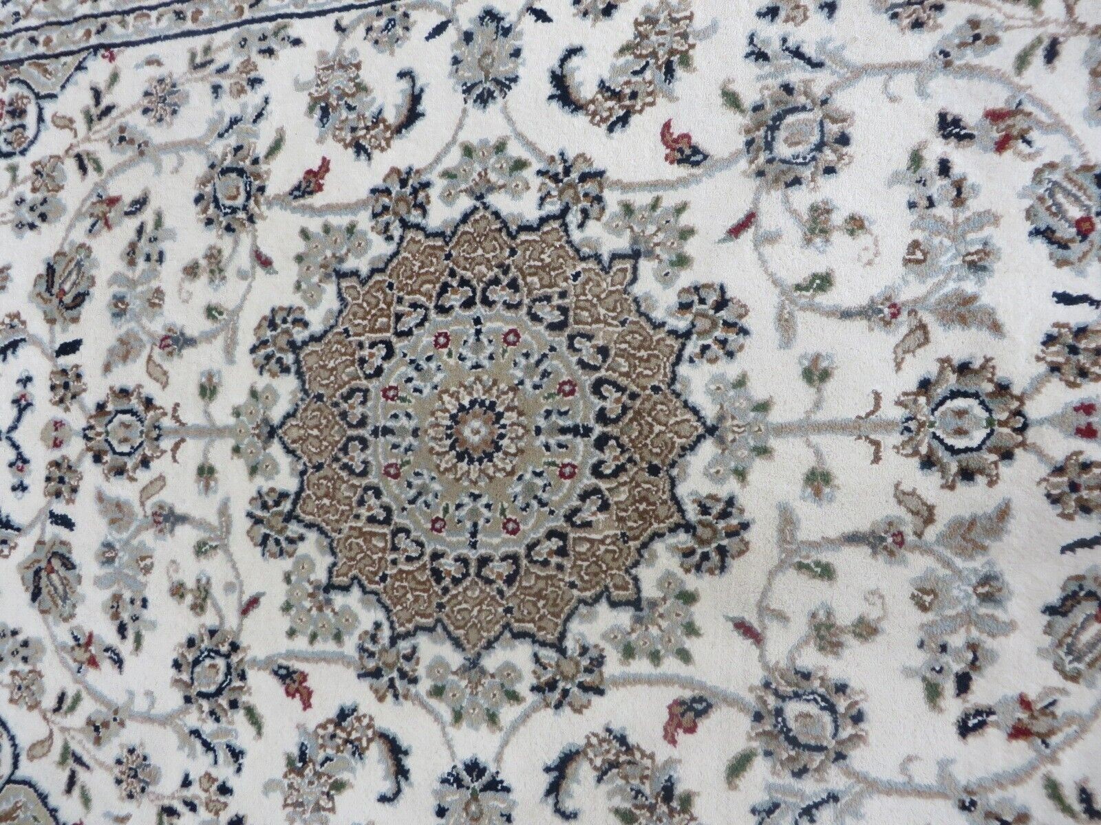 3’1 x 5’3 Hand Knotted Ivory Fine Nain With Silk Oriental Rug G14101