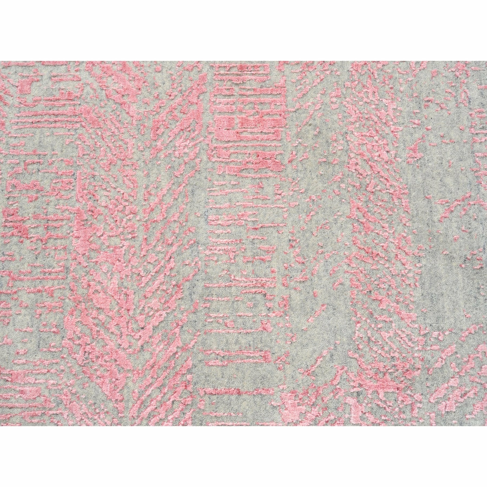 7’10″x10’1″ Wool And Plant Based Silk Erased Modern Design Handloomed Rug R62257