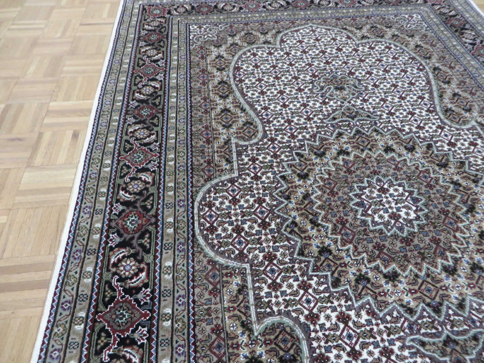 5’9 x 9 Hand Knotted Ivory Mahi Tabrez Rug Wool & Silk G9449
