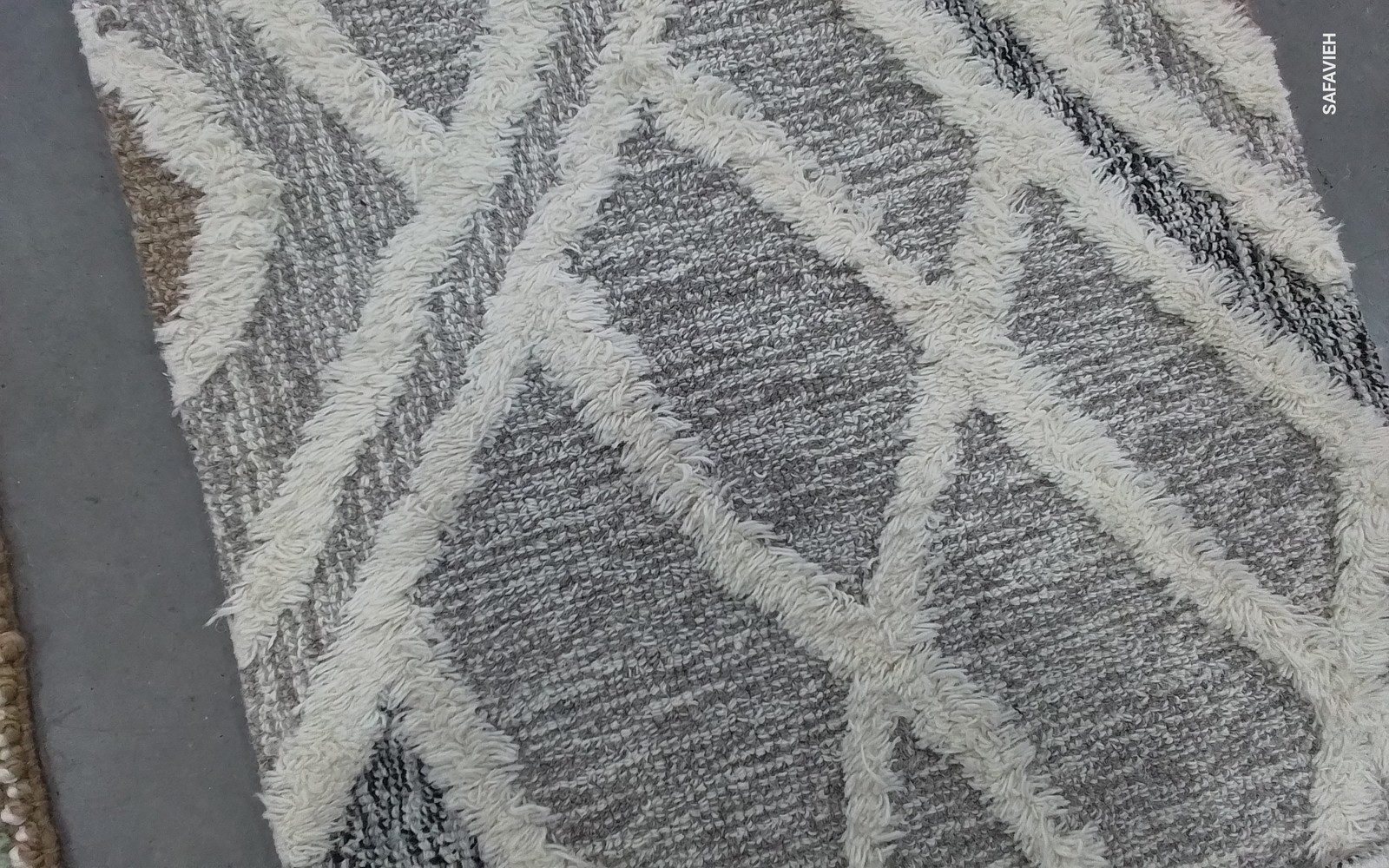 GREY / IVORY 2′-3″ x 14′-0″ Back Stain Rug, Reduced Price 1172797521 CSB975F-214
