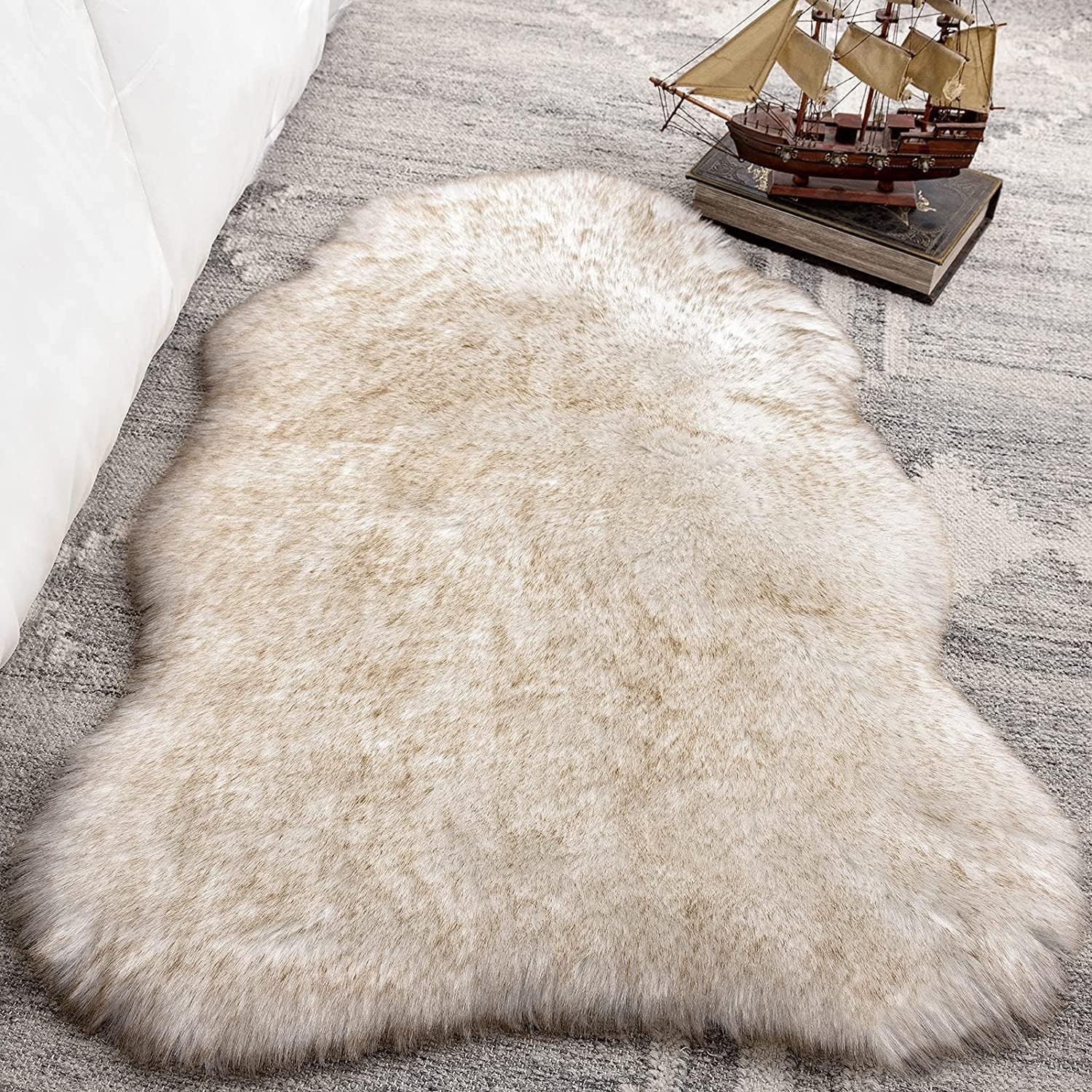 Fluffy Soft Faux Fur Area Rugs for Bedroom Livingroom Kids Room Decor, Shaggy F