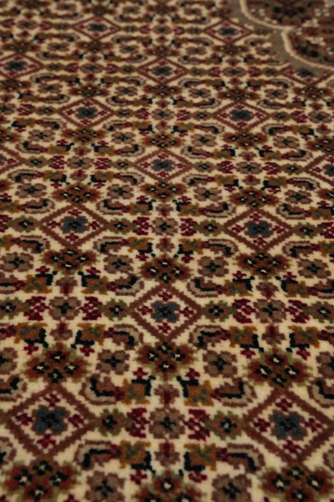 5.8 x 8 Hand-Knotted Wool and Silk Tabriiz Mahii Rug EARTH TONES #F-3062