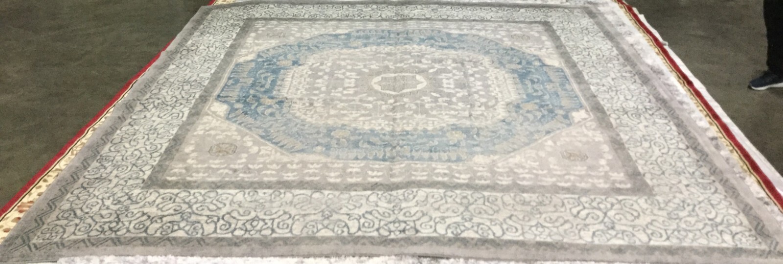 LIGHT GREY / BLUE 11′ X 11′ SQ Flaw in Rug Reduced Price 1172654328 SOF365A-11SQ