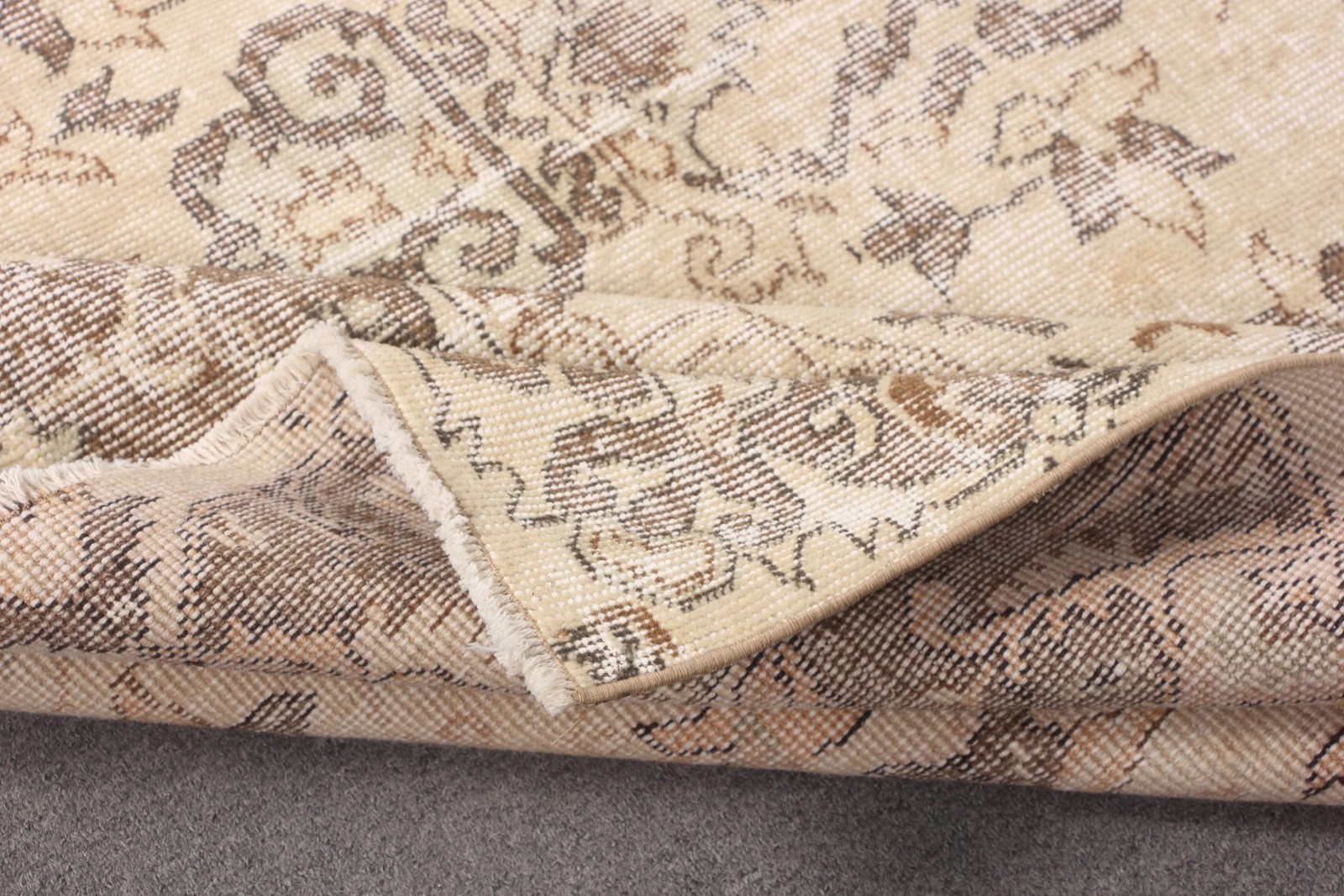 Turkish Large Rug 6,3×9,7 ft, Vintage Beige Polka dot Wool Rug