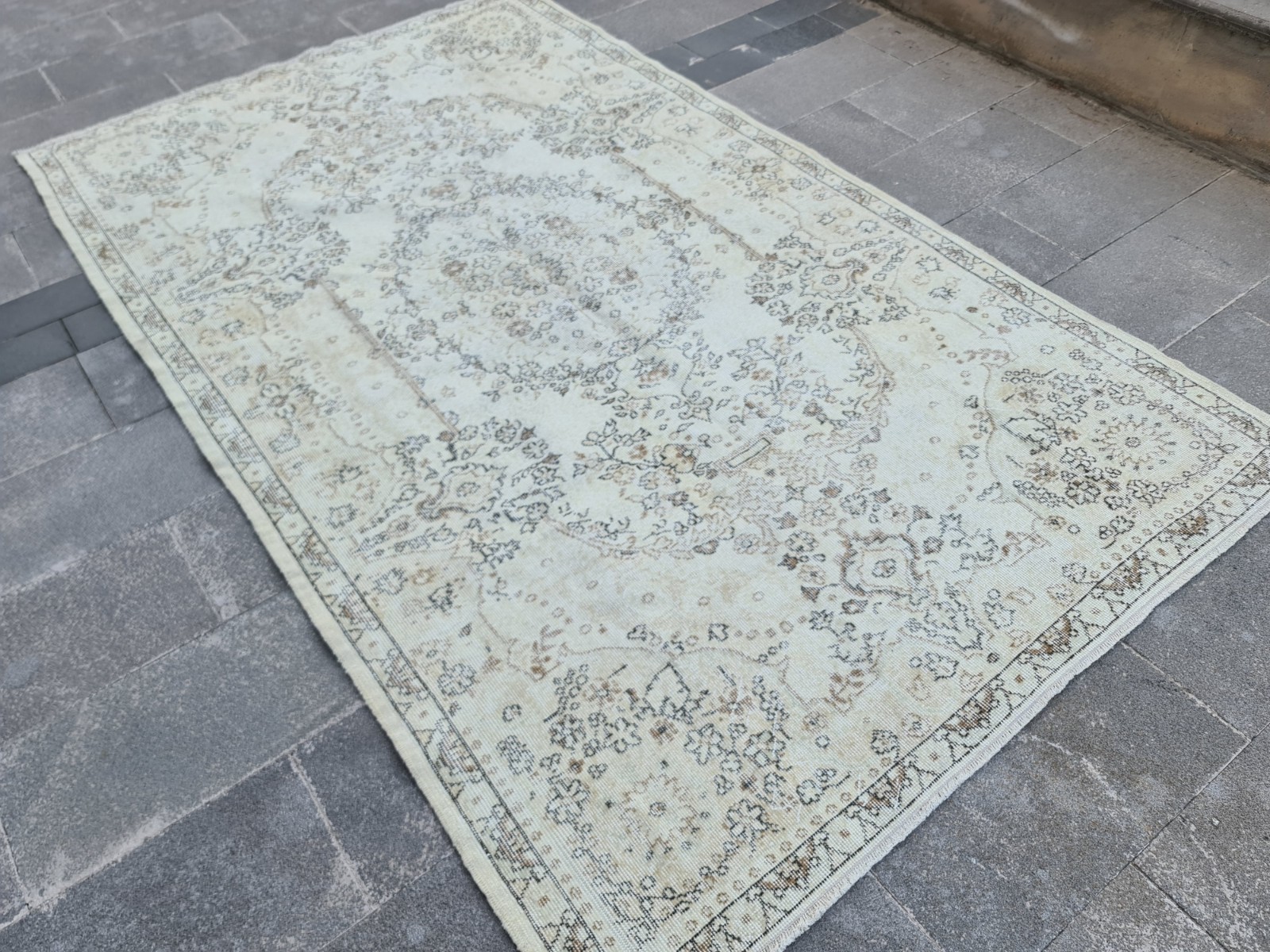 Large Vintage Turkish Rug 5.6×9.4 Oushak Wool Hand Knotted 67×113”