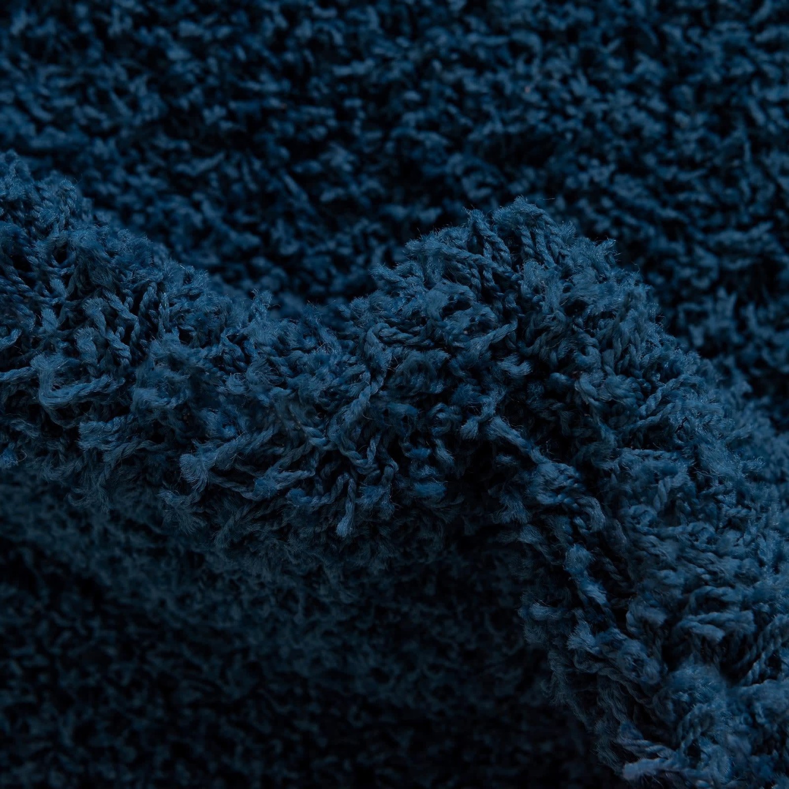 Solid Shag Collection Area Rug (5′ 1″ x 8′ Rectangle, Sapphire Blue/ Navy Blue)